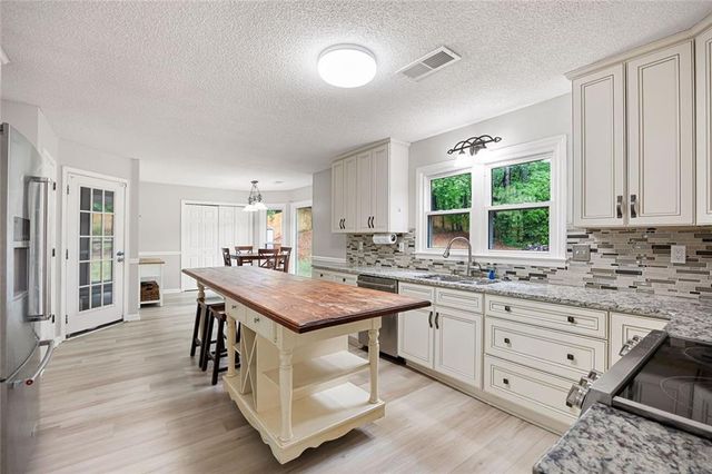 2610 Loring Road NW, Kennesaw, GA 30152
