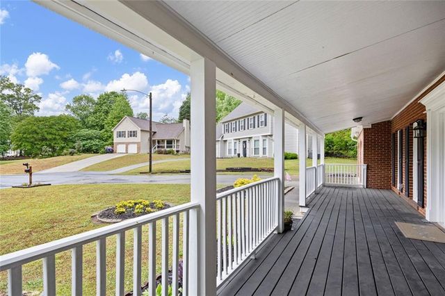 2610 Loring Road NW, Kennesaw, GA 30152