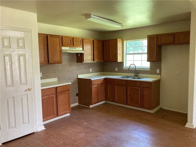 1816 Carmen St, Alice, TX 78332