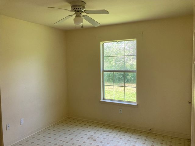 1816 Carmen St, Alice, TX 78332