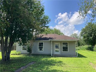 1816 Carmen St, Alice, TX 78332
