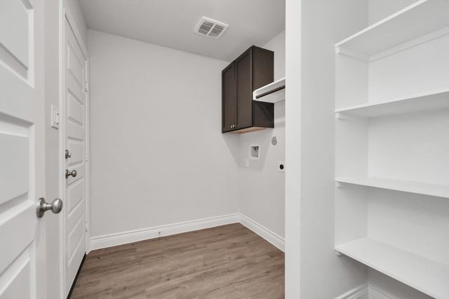 10340 Woodhill Spa Lane, Cleveland, TX 77327