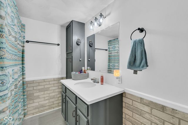 422 W Center Street, Brazil, IN 47834