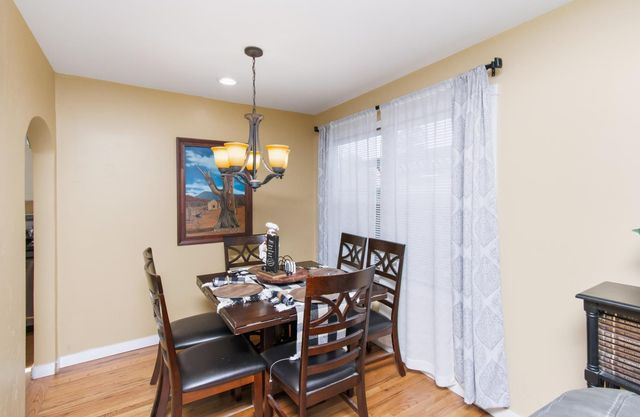 86 Aiken Way, Sacramento, CA 95819