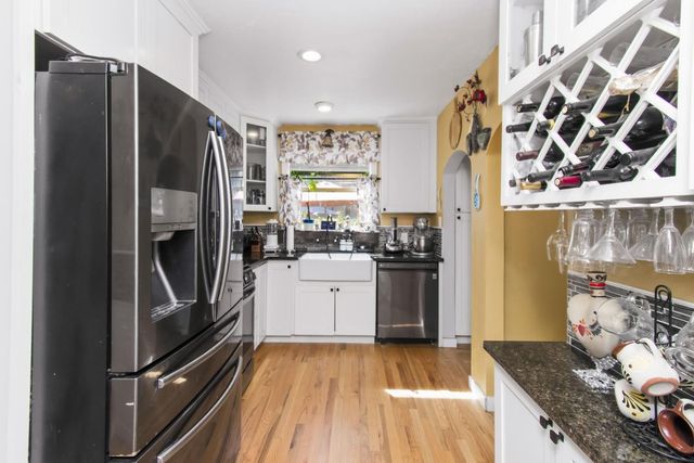 86 Aiken Way, Sacramento, CA 95819