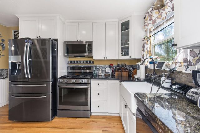 86 Aiken Way, Sacramento, CA 95819