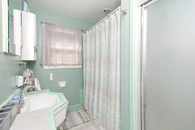 86 Aiken Way, Sacramento, CA 95819