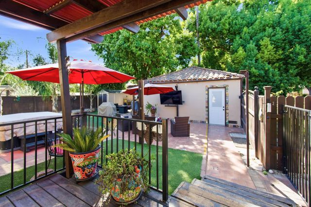 86 Aiken Way, Sacramento, CA 95819