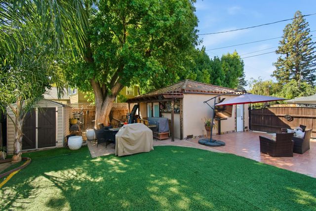 86 Aiken Way, Sacramento, CA 95819