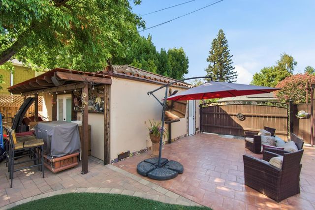 86 Aiken Way, Sacramento, CA 95819