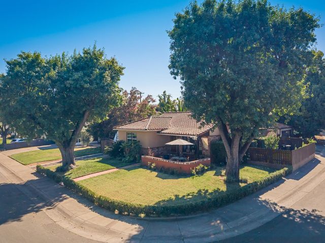 86 Aiken Way, Sacramento, CA 95819