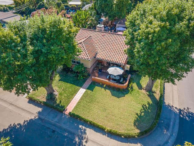 86 Aiken Way, Sacramento, CA 95819