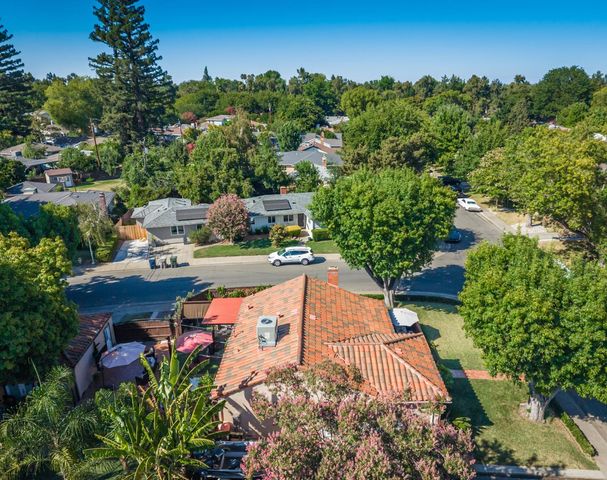 86 Aiken Way, Sacramento, CA 95819