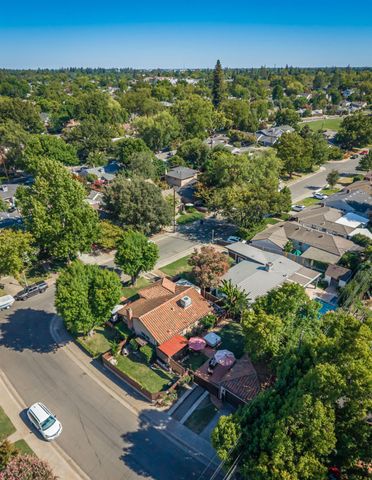 86 Aiken Way, Sacramento, CA 95819
