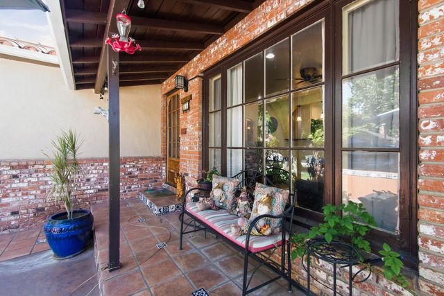 86 Aiken Way, Sacramento, CA 95819