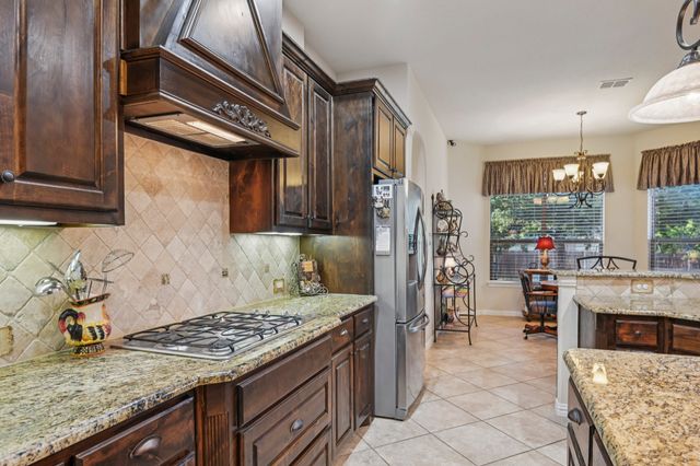 528 Savannah Drive, Ovilla, TX 75154