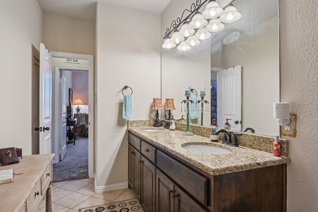 528 Savannah Drive, Ovilla, TX 75154