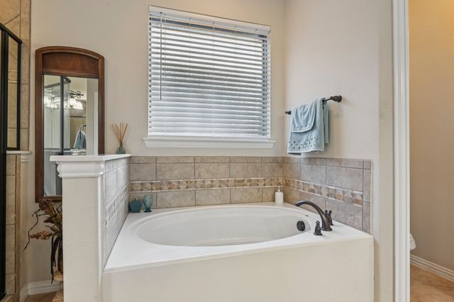 528 Savannah Drive, Ovilla, TX 75154