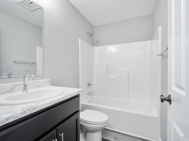 13457 Fringe Tree Trail, Fort Wayne, IN 46814