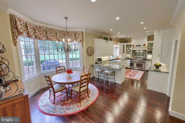 1101 SMALLBROOK LN, York, PA 17403