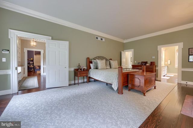 1101 SMALLBROOK LN, York, PA 17403