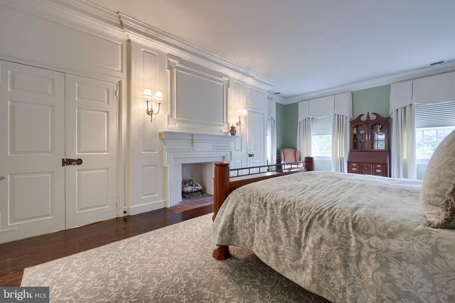 1101 SMALLBROOK LN, York, PA 17403