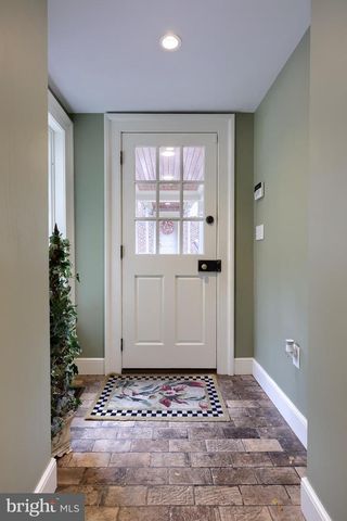 1101 SMALLBROOK LN, York, PA 17403