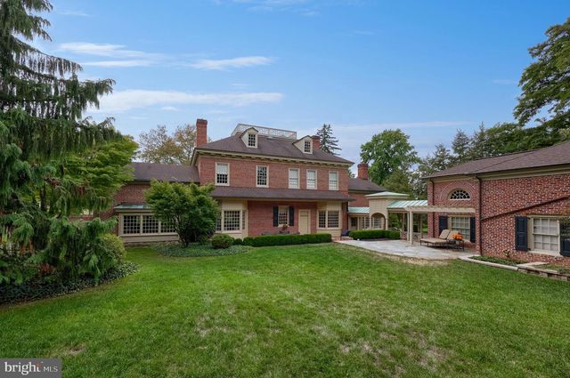 1101 SMALLBROOK LN, York, PA 17403