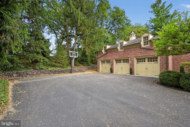 1101 SMALLBROOK LN, York, PA 17403