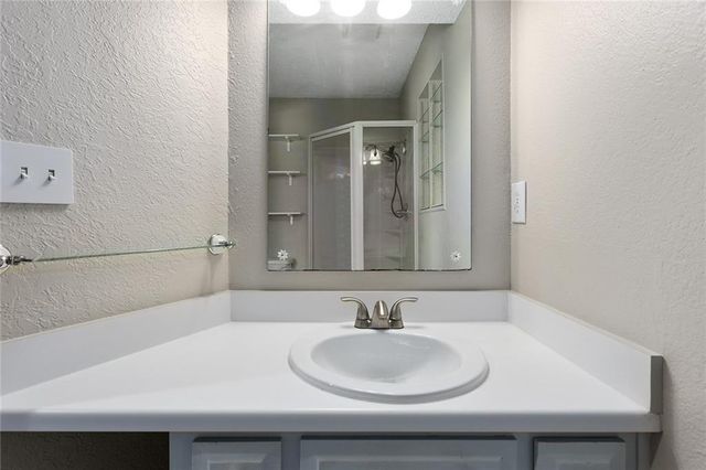 7421 NW 76th Terrace, Kansas City, MO 64152