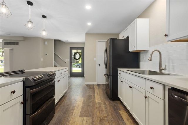 7421 NW 76th Terrace, Kansas City, MO 64152