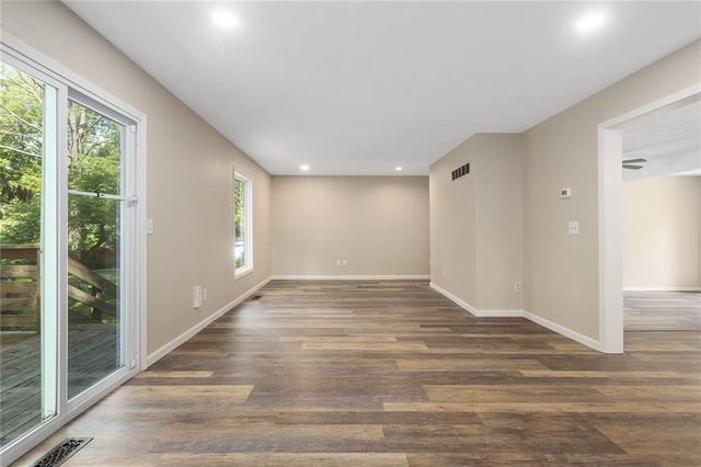 7421 NW 76th Terrace, Kansas City, MO 64152