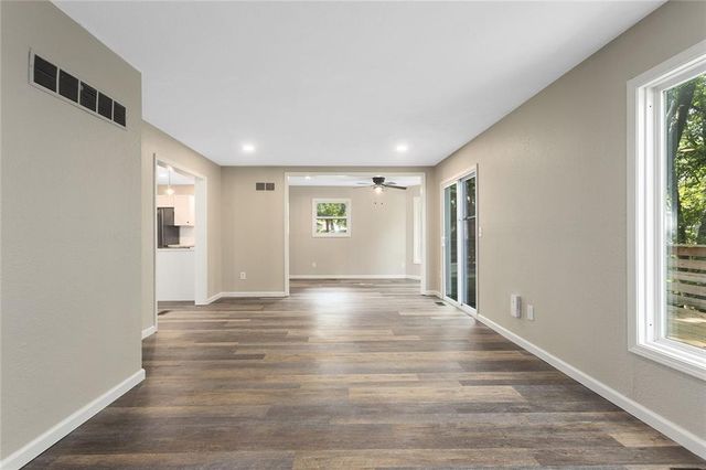 7421 NW 76th Terrace, Kansas City, MO 64152