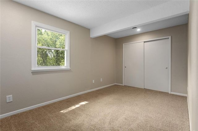 7421 NW 76th Terrace, Kansas City, MO 64152