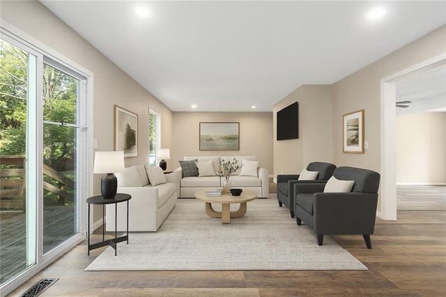 7421 NW 76th Terrace, Kansas City, MO 64152