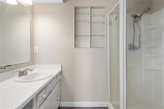 7421 NW 76th Terrace, Kansas City, MO 64152