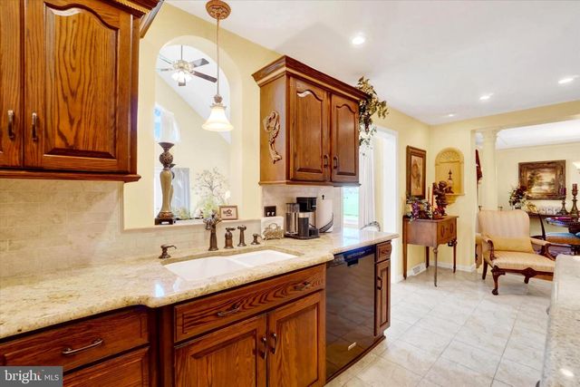 2553 ROOSEVELT AVE, York, PA 17408