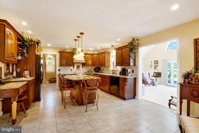 2553 ROOSEVELT AVE, York, PA 17408