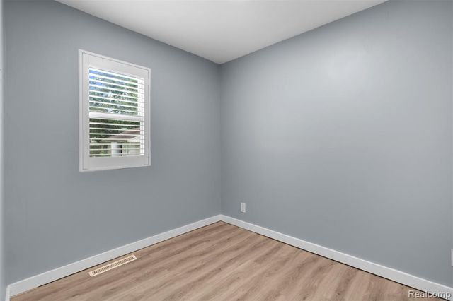 34622 Donnelly Street, Westland, MI 48185