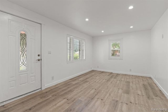 34622 Donnelly Street, Westland, MI 48185