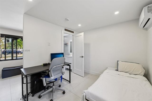 5152 SW 6th Street B, Miami, FL 33134
