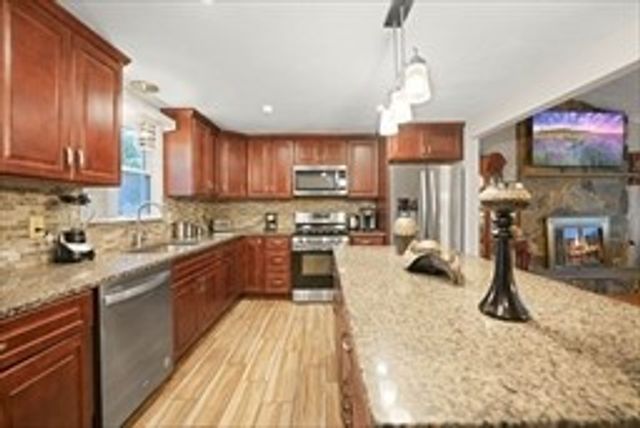 57 Mohawk Drive, Seekonk, MA 02771