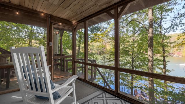 657 Natchez Lane, Sugar Grove, OH 43155