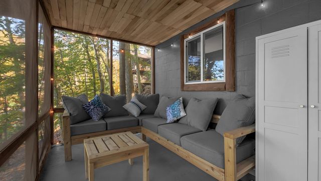 657 Natchez Lane, Sugar Grove, OH 43155