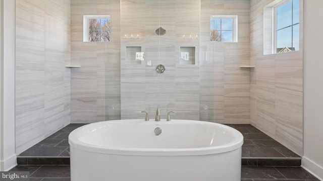 16504 GOLDEN CROWN DR, Upper Marlboro, MD 20774