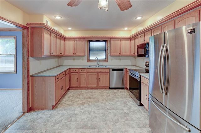 3711 NE Ellison Drive, Lee's Summit, MO 64064