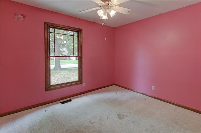 3711 NE Ellison Drive, Lee's Summit, MO 64064