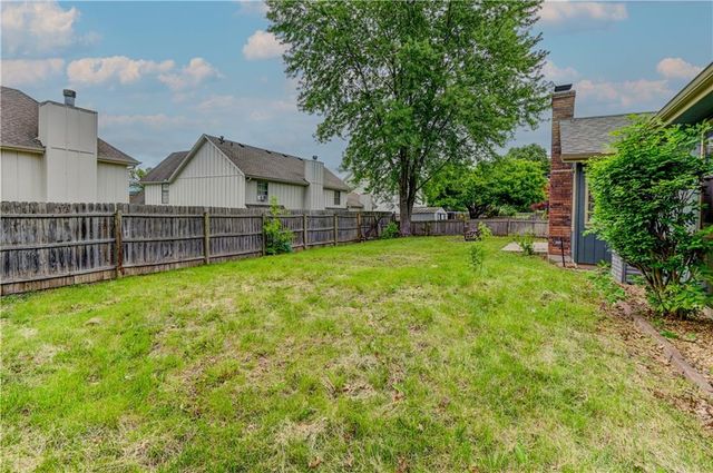 3711 NE Ellison Drive, Lee's Summit, MO 64064