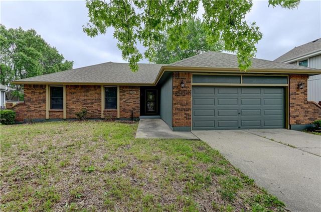 3711 NE Ellison Drive, Lee's Summit, MO 64064