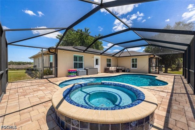 5060 Melaluca DR, Fort Myers, FL 33905